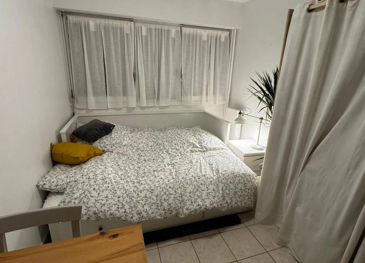 Studio Paris 20E France