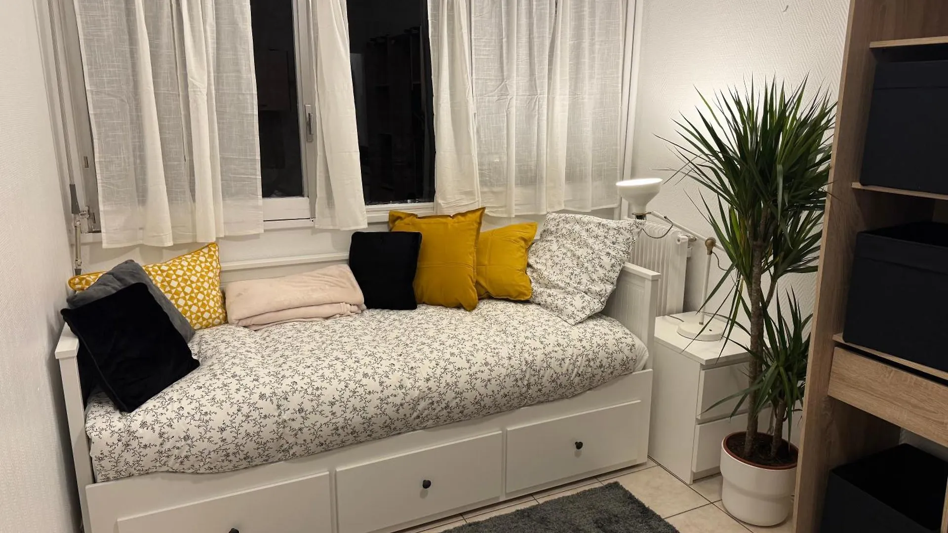Studio Paris 20E